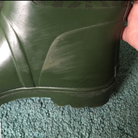 Michael Kors Rainboots - Picture 3 of 4